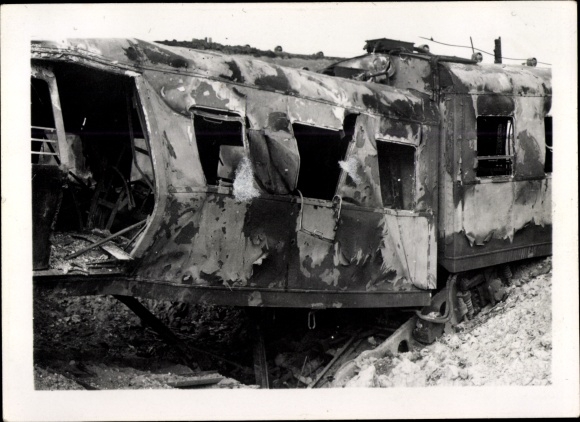 Photo Warszawa Warsaw Poland, Destroyed train in the freight yard, war damage, II WW