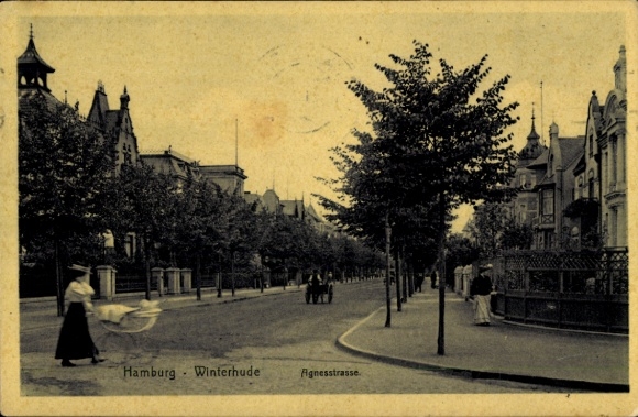 Postcard Hamburg Nord Winterhude, Agnesstraße, woman with stroller