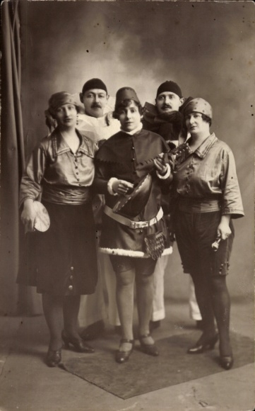 Photo Postcard Music group with instruments, lute