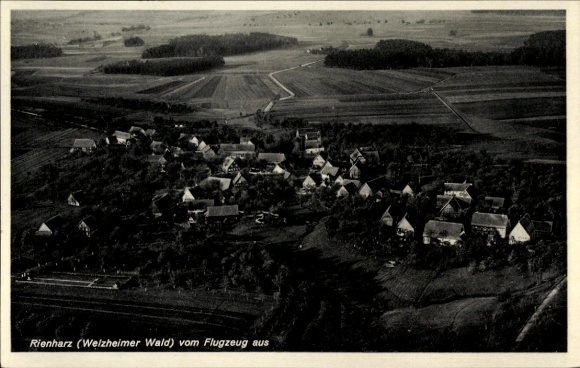 Ak Rienharz Pfahlbronn Alfdorf in Württemberg, Luftaufnahme eines Dorfes, Ausblick vom Flugzeug, 