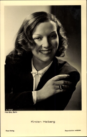 Postcard actress Kirsten Heiberg, portrait, Ross 3373/1