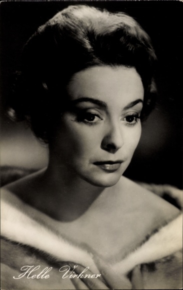 Postcard actress Helle Virkner, portrait, partly because of love