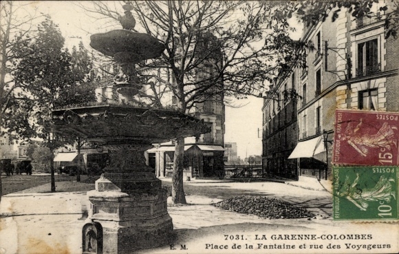 Postcard La Garenne Colombes Hauts de Seine, Place de la Fontaine and rue des Voyageurs