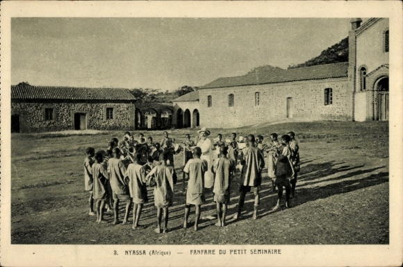 Postcard Fanfare du petit Seminaire, Indigenous, Pretre, Dance, Nyassa, Lake Malawi, East Africa