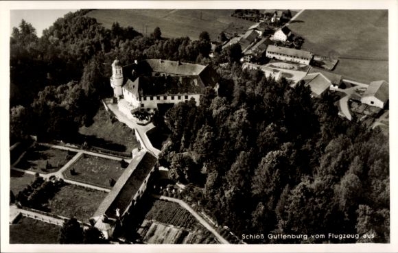 Postcard Guttenburg Kraiburg am Inn Upper Bavaria, aerial view of Guttenburg Castle, surrounded by trees