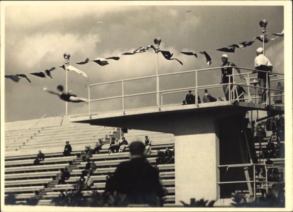 Foto Olympische Spiele Berlin 1936, Turmspringen, Reichssportfeld, Schwimmstadion