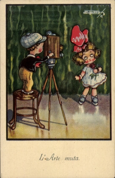 Artist Postcard L'Arte muta, girl posing in front of the camera