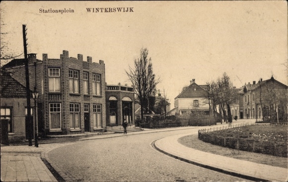 Postcard Winterswijk Gelderland Niederlande, Stationsplein, Bahnhof