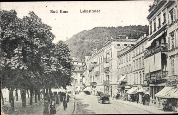 Ak Bad Ems an der Lahn, Lahnstraße,  Architektur, Bäume, Straßenansicht