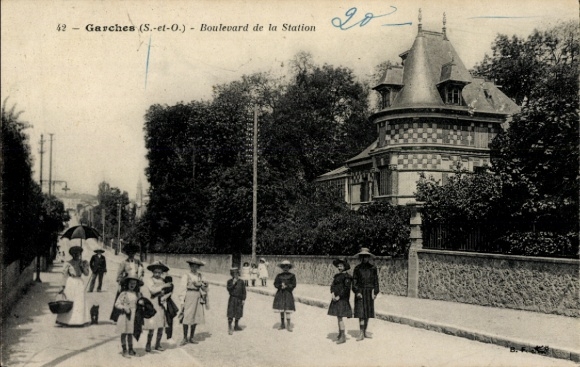 Postcard Garches Hauts de Seine, Boulevard de la Station