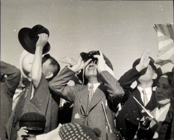 Foto Mandschukuo Staat Mandschu, Vize Außenminister Ohashi mit Fernglas, Hsinking