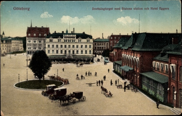 Postcard Göteborg Schweden, Drottningtorget with Statens station and Hotel Eggers