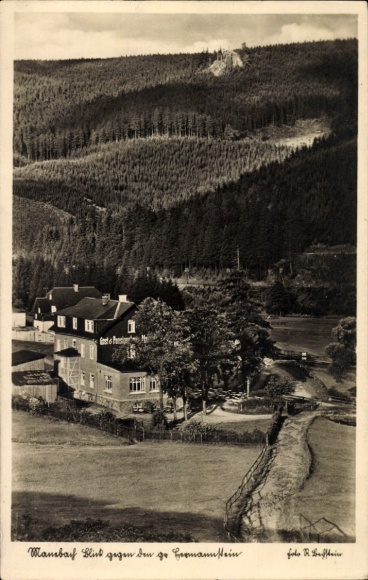 Ak Manebach Ilmenau in Thüringen, uitzicht op de Hermannstein, Gasthaus Moosbach, boslandschap,