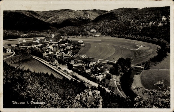 Ak Beuron an der Donau Württemberg, Landschaft mit Ort  Donautal, Fluss, Felder, Wälder