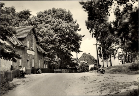 Ak Zwochau Röcknitz Thallwitz in Saksen, Waldschänke, motorfiets