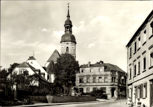 Postcard Strehla in Saxony, view of Torgauer Straße, church