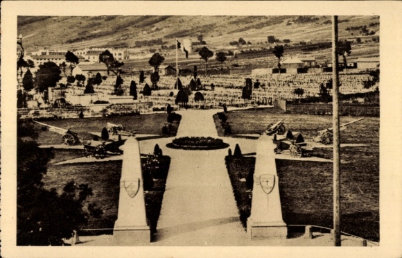 Postcard Verdun Meuse, Faubourg Pave military cemetery