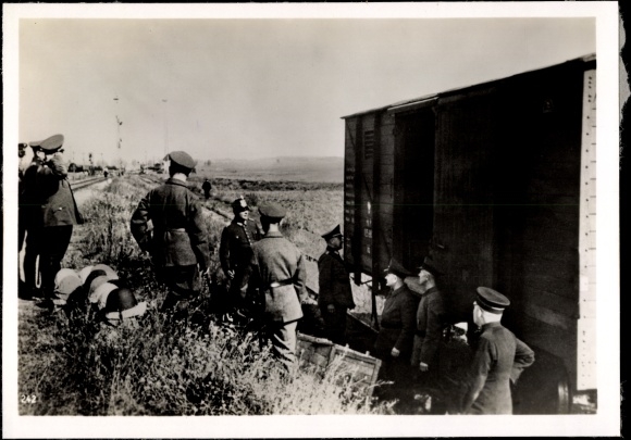 Photo H. Hoffmann, Gdańsk Danzig, Political police stop freight train with explosives and ammunition