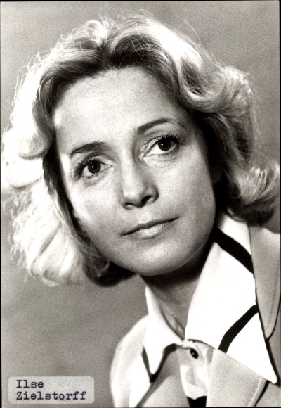 Postcard actress Ilse Zielstorff, portrait