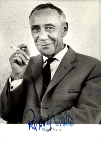 Ak Schauspieler Rudolf Platte, Portrait mit Zigarette, Autogramm