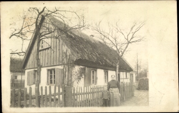 Photo Postcard Frankenthal in Lusatia Saxony, residential building