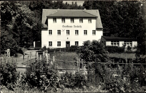 Ak Hellendorf Bad Gottleuba in Saksen, Gasthaus Recitz, gebouw, bloemenveld, landelijke omgeving