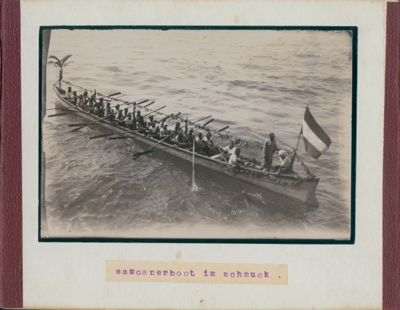 Photo Samoa, colony, around 1900, decorated Samoan boat, back: Bangkok, River Menam