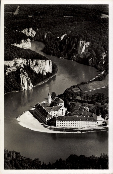 Ak Kelheim an der Donau Niederbayern, Kloster Weltenburg, Luftaufnahme vom  Flusslandschaft, Fels