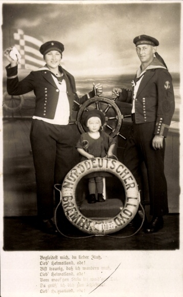 Ak Marinesoldat in Uniform, Frau in Matrosenuniform, Norddeutscher Lloyd Bremen NDL