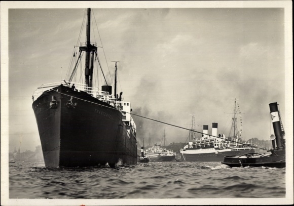 Ansichtkaart Hamburger Hafen, stoomschip Trautenfels, DDG Hansa, slepend