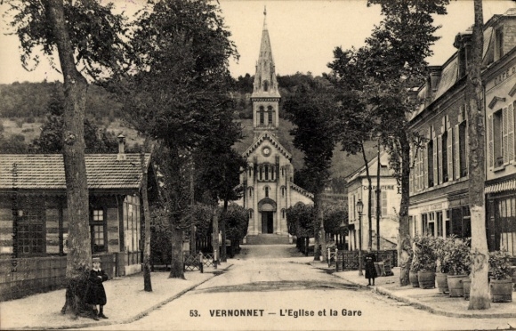 Ak Vernonnet Eure, Kirche, Blumen, Häuser, Straße