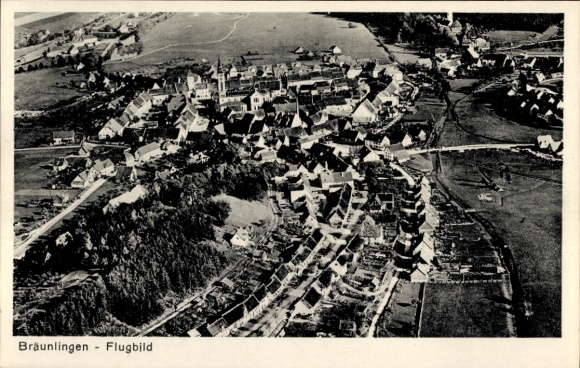 Ak Bruggen Bräunlingen in het Zwarte Woud Baden, luchtfoto van veel huizen, landelijke omgeving