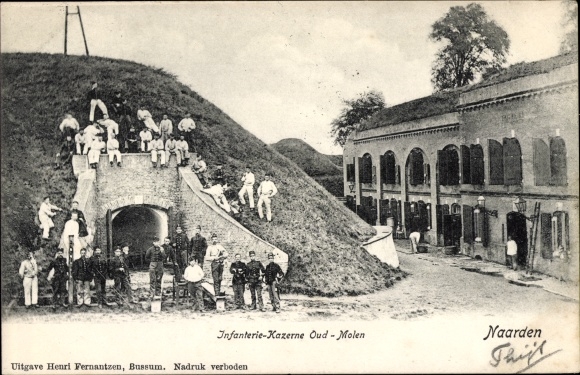 Postcard Naarden North Holland Netherlands, infantry barracks Oud Molen