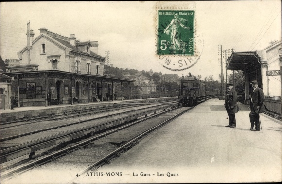 Ak Athis Mons Essonne, La Gare, Les Quais, Bahnhof, Lokomotive 