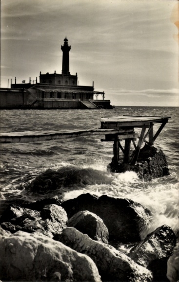 AK Barcelona Catalonia Spain, Breakwater Lighthouse