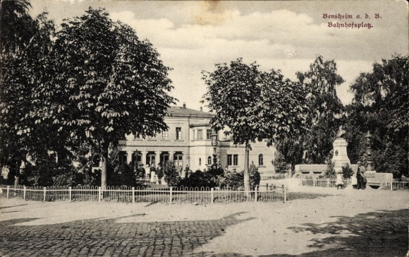 Postcard Bensheim on the Bergstraße Hesse, station square, monument
