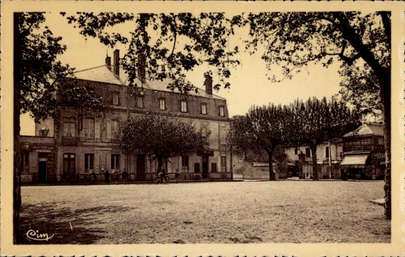 Ak Castelsarrasin Tarn et Garonne, Place de la Poste