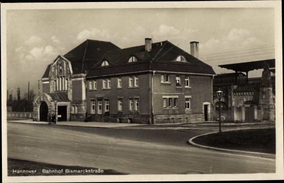 KP Hanower w Dolnej Saksonii, stacja Bismarckstraße, widok na ulicę
