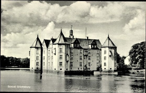 10 old PCs Glücksburg, various views