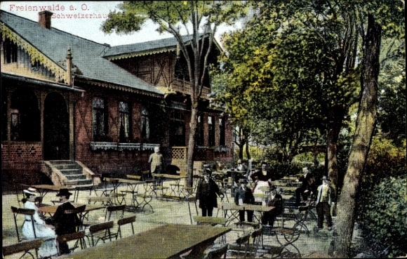 Postcard Bad Freienwalde an der Oder, Schweizerhau, garden restaurant, people, trees