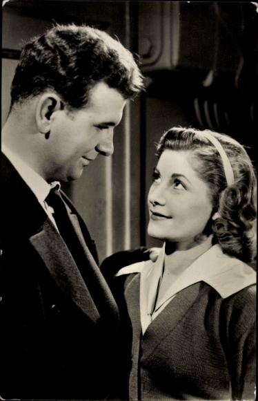 Postcard actress Gisela Uhlen, actor Günther Simon, The Dream Ship