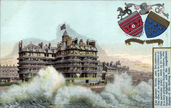 Ak Brighton East Sussex England, Das Queens Hotel, aufgewühltes Meer, beeindruckende Küstenansich