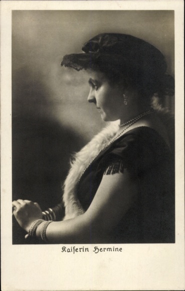 Postcard Empress Hermine, portrait, profile view