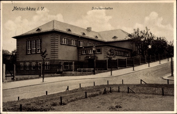 Ak Netzschkau im Vogtland, Blick auf die Schulturnhallen