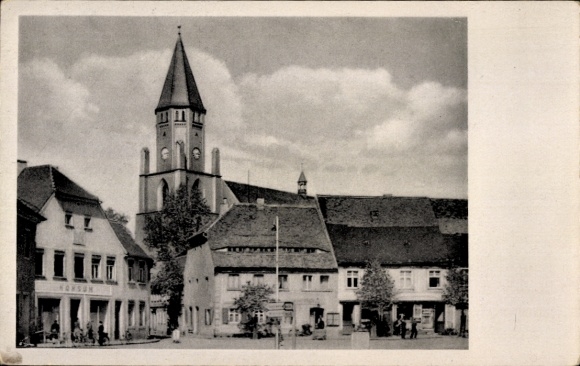 Ak Wittichenau in der Oberlausitz, Marktplatz, Kirche, Häuser, Schwarz-Weiß-Fotografie