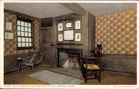 Ak Boston Massachusetts USA, interieur van een kamer, open haard, stoel, spinnewiel, muur met geometrische
