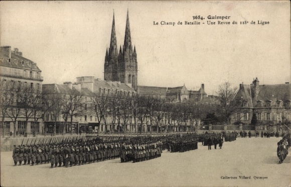 Postcard Quimper Finistère, military parade, city view, church in the background