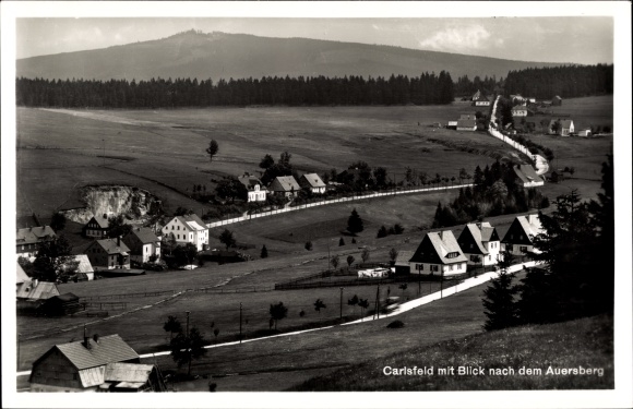 Ak Carlsfeld Eibenstock im Erzgebirge, Panorama mit Auersberg