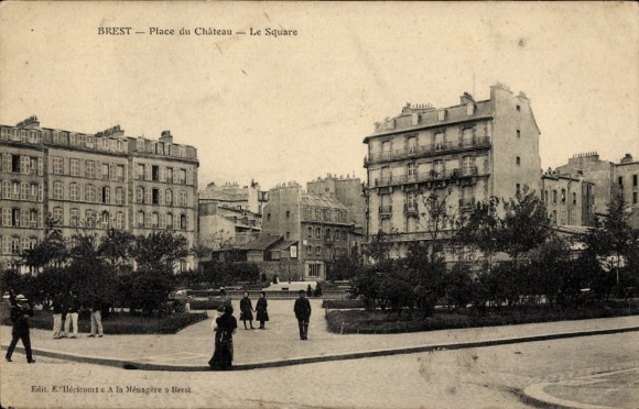 PC Brest Finistère, Place du Château, Le Square, architecture, people, trees