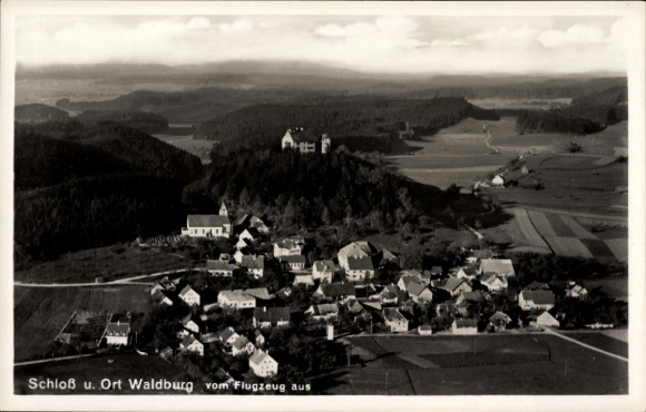 Postcard Waldburg in Württemberg, aerial photograph, castle